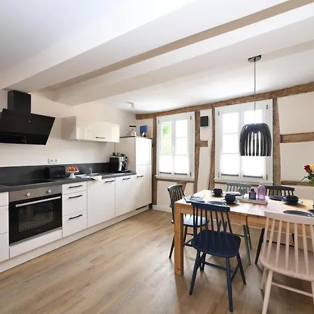 Schiefe Haus- 