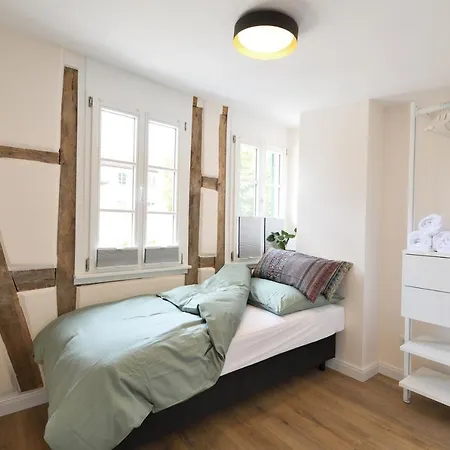 Schiefe Haus- 